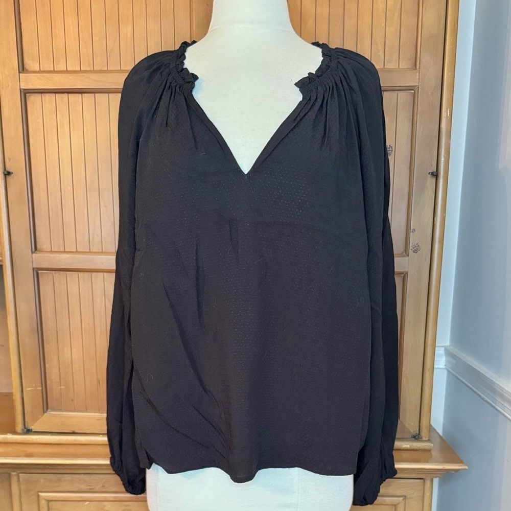 Old Navy NWT V-Neck Blouse, Size Large